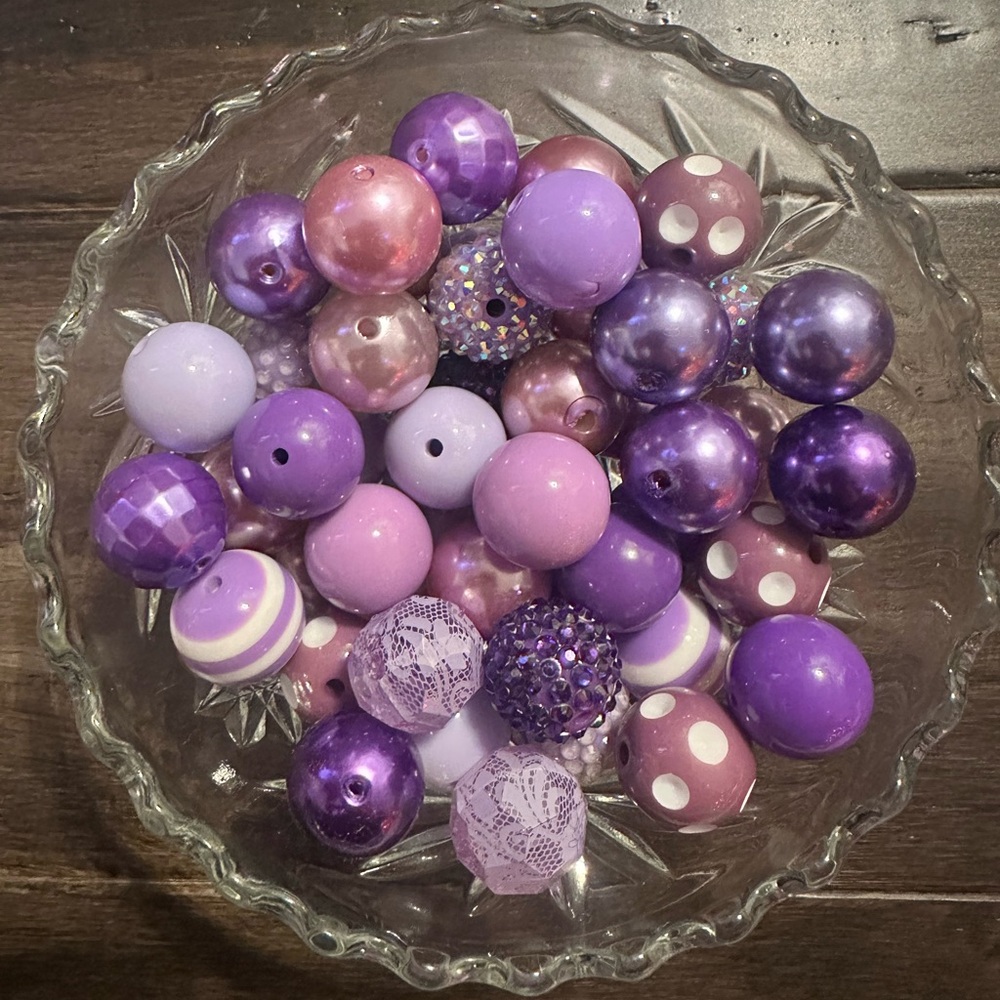 NEW- 50 piece assorted acrylic bubblegum beads.